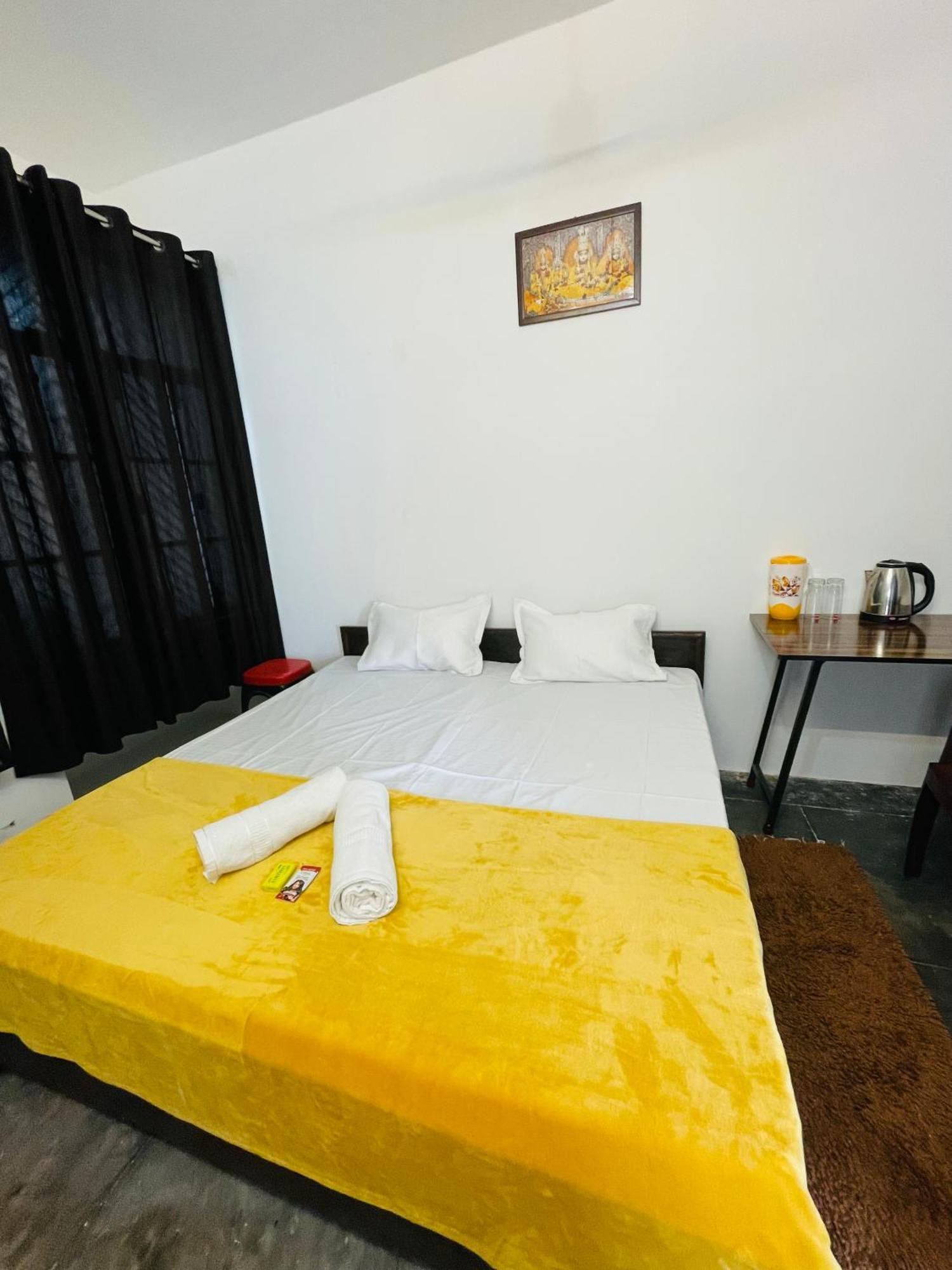 Shree Balaji Homestay Ayodhya Zewnętrze zdjęcie